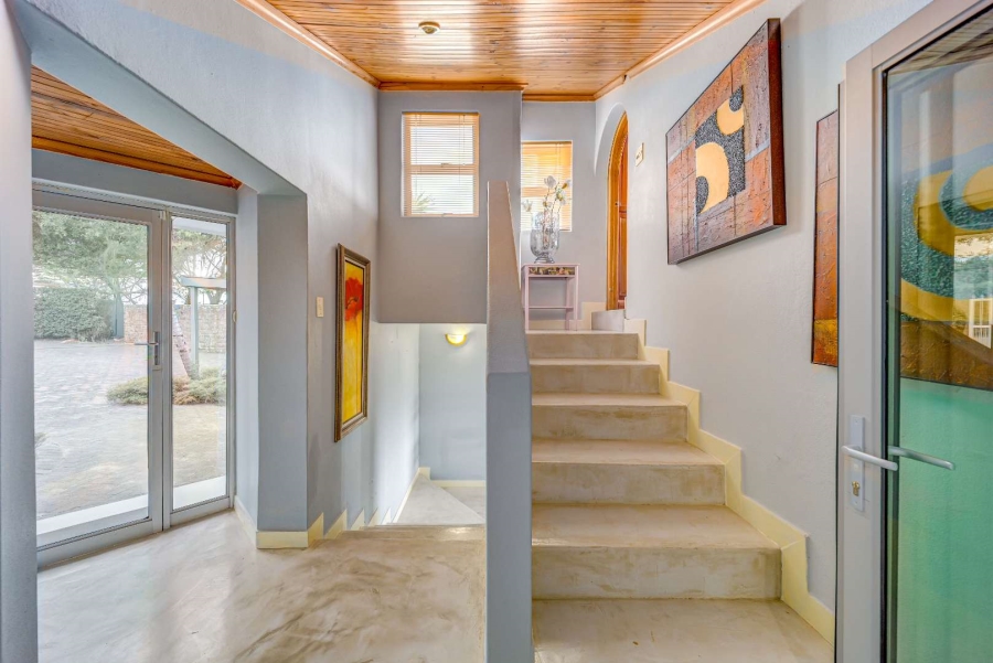 5 Bedroom Property for Sale in Beacon Bay Eastern Cape